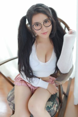 横内晶